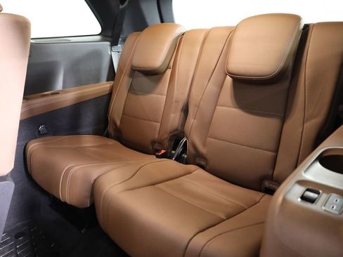 Used 2025 Mercedes-Benz GLS 450 4MATIC image 57