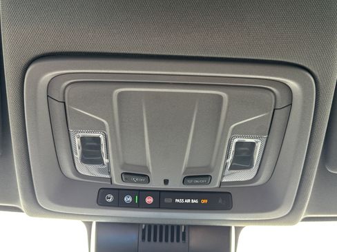 Used 2025 GMC Sierra 1500 SLT image 80