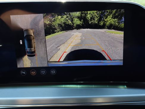 Used 2024 Cadillac Lyriq Luxury RWD image 35