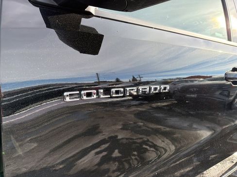 Used 2024 Chevrolet Colorado LT w/ LT Convenience Package II image 10