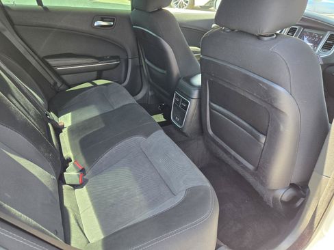 Used 2018 Dodge Charger SXT RWD image 27