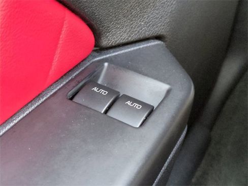 Used 2014 Ford Mustang GT image 18