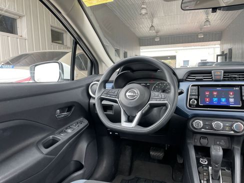 Used 2025 Nissan Versa SV image 33