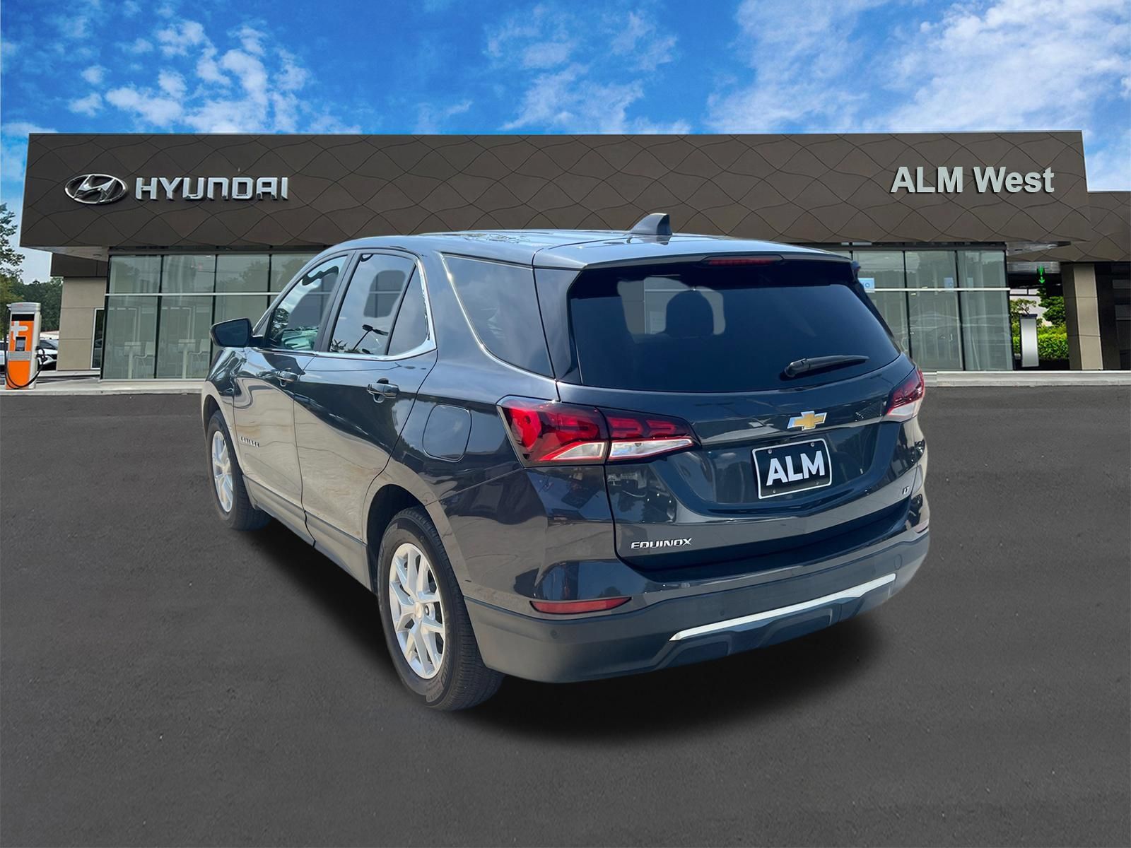Used 2023 Chevrolet Equinox LT FWD image 7