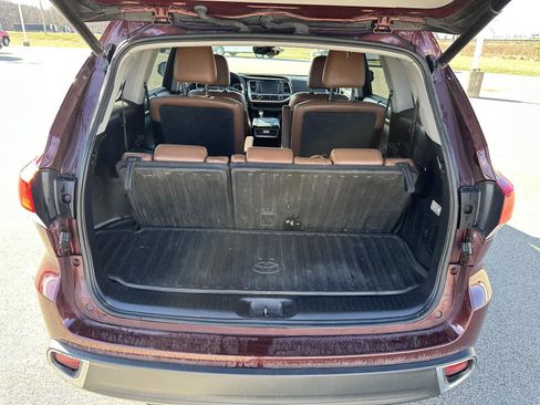 Used 2017 Toyota Highlander Limited image 5