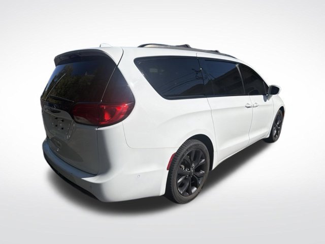 Used 2020 Chrysler Pacifica Touring-L w/ Advanced Safetytec Group FWD image 5