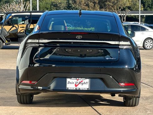New 2026 Toyota Prius Plug-In Hybrid image 5