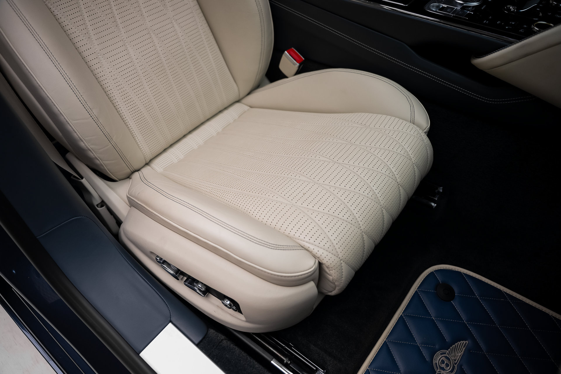 Used 2020 Bentley Flying Spur W12 AWD/4WD image 63
