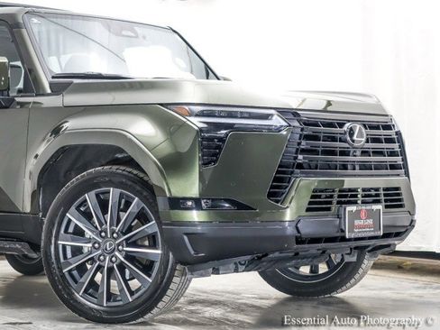 Used 2024 Lexus GX 550 image 2