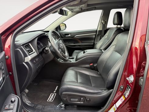 Used 2017 Toyota Highlander Limited Platinum image 10