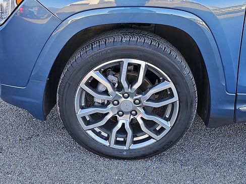 Used 2024 GMC Terrain Denali image 13