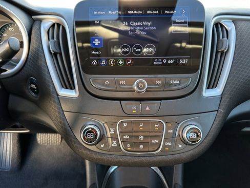 Used 2024 Chevrolet Malibu LT image 28