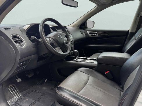 Used 2020 Nissan Pathfinder SL image 19