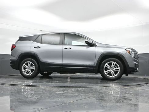 Used 2024 GMC Terrain SLE image 46