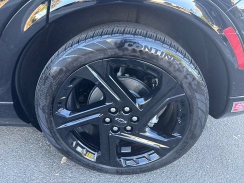 Certified 2024 Chevrolet Equinox EV RS FWD image 26