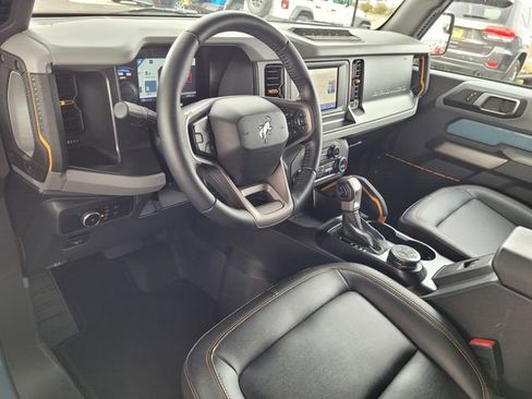 Used 2023 Ford Bronco Badlands image 6