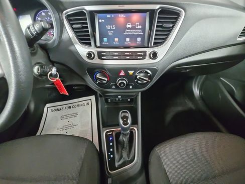 Used 2021 Hyundai Accent SEL FWD image 11