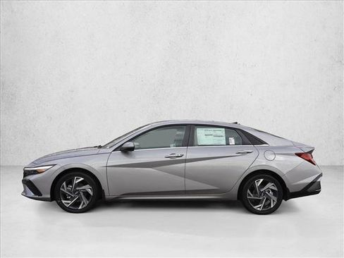 New 2025 Hyundai Elantra SEL FWD image 8