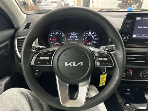 Used 2022 Kia Seltos LX image 15