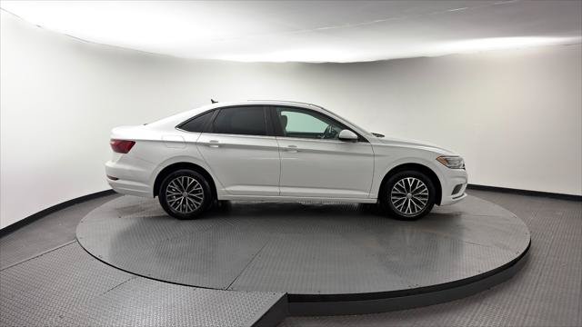 Used 2020 Volkswagen Jetta SE w/ SE Cold Weather Package FWD image 9