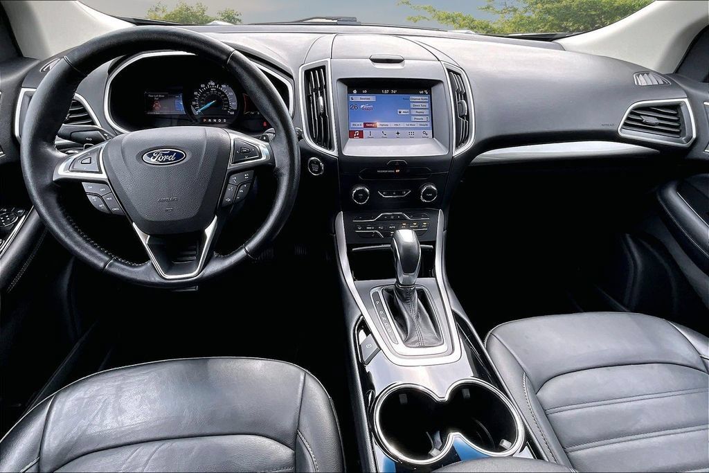 Used 2017 Ford Edge SEL w/ Equipment Group 201A FWD image 16