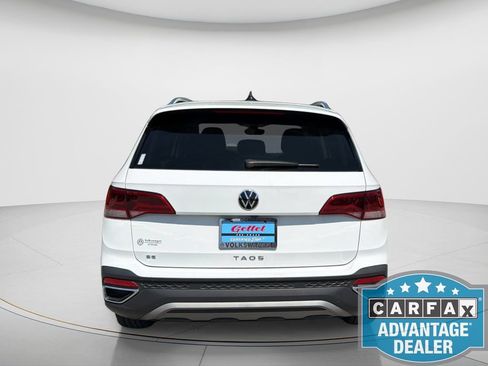 Certified 2024 Volkswagen Taos SE FWD image 6