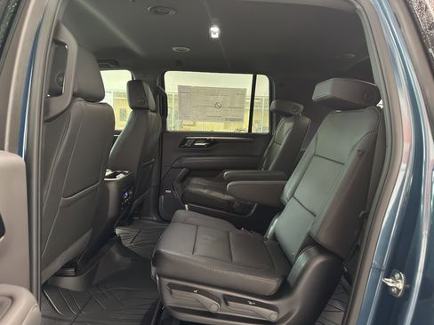 New 2026 Chevrolet Suburban LT w/ Comfort Package image 6