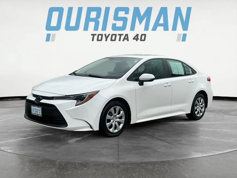 Used 2024 Toyota Corolla LE FWD image 3