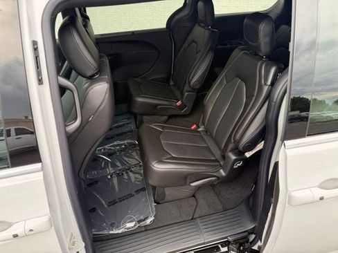 New 2027 Chrysler Pacifica Select w/ Family Tech Group FWD image 8