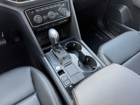 Used 2023 Volkswagen Atlas SE image 17