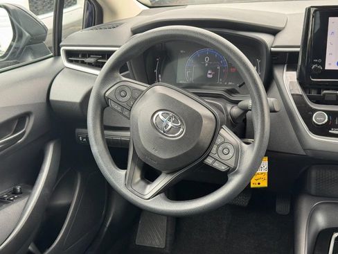 Used 2026 Toyota Corolla LE FWD image 17