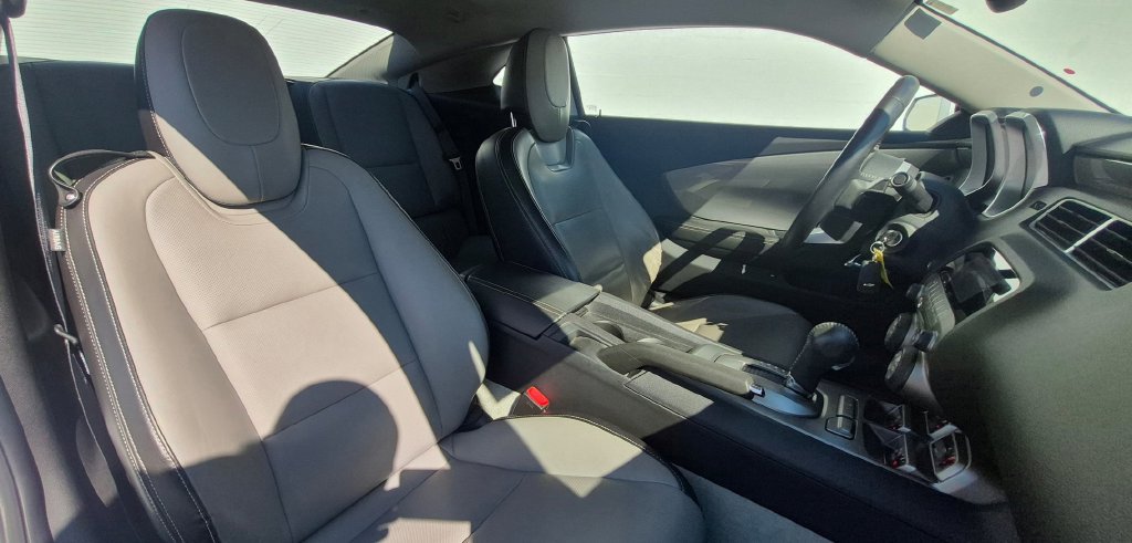 Used 2011 Chevrolet Camaro LT RWD image 4
