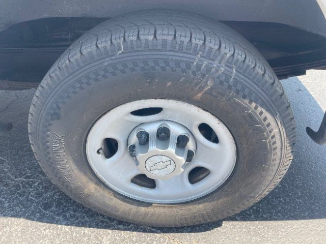 Used 2015 Chevrolet Express 2500 w/ Chrome Appearance Package RWD image 22