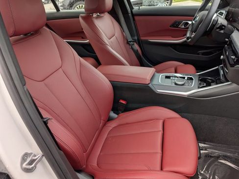 Used 2025 BMW 330i xDrive Sedan w/ M Sport Package image 22