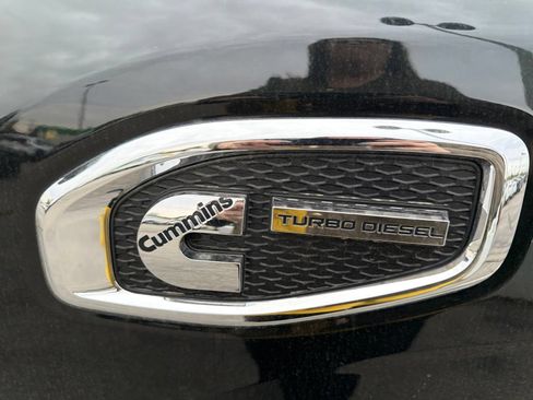 Used 2019 Nissan Titan S AWD/4WD image 5