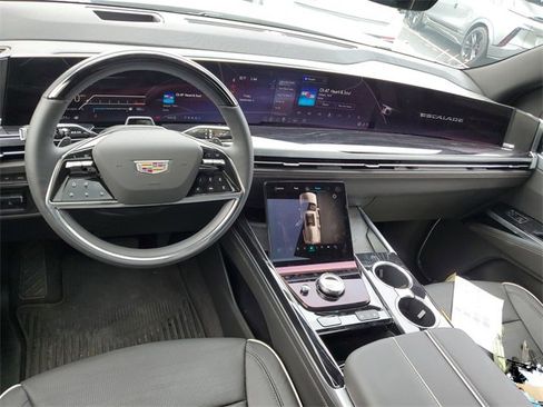 New 2025 Cadillac Escalade Sport w/ Touring Package image 9