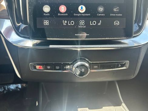 Certified 2025 Volvo XC90 B6 Plus AWD/4WD image 28
