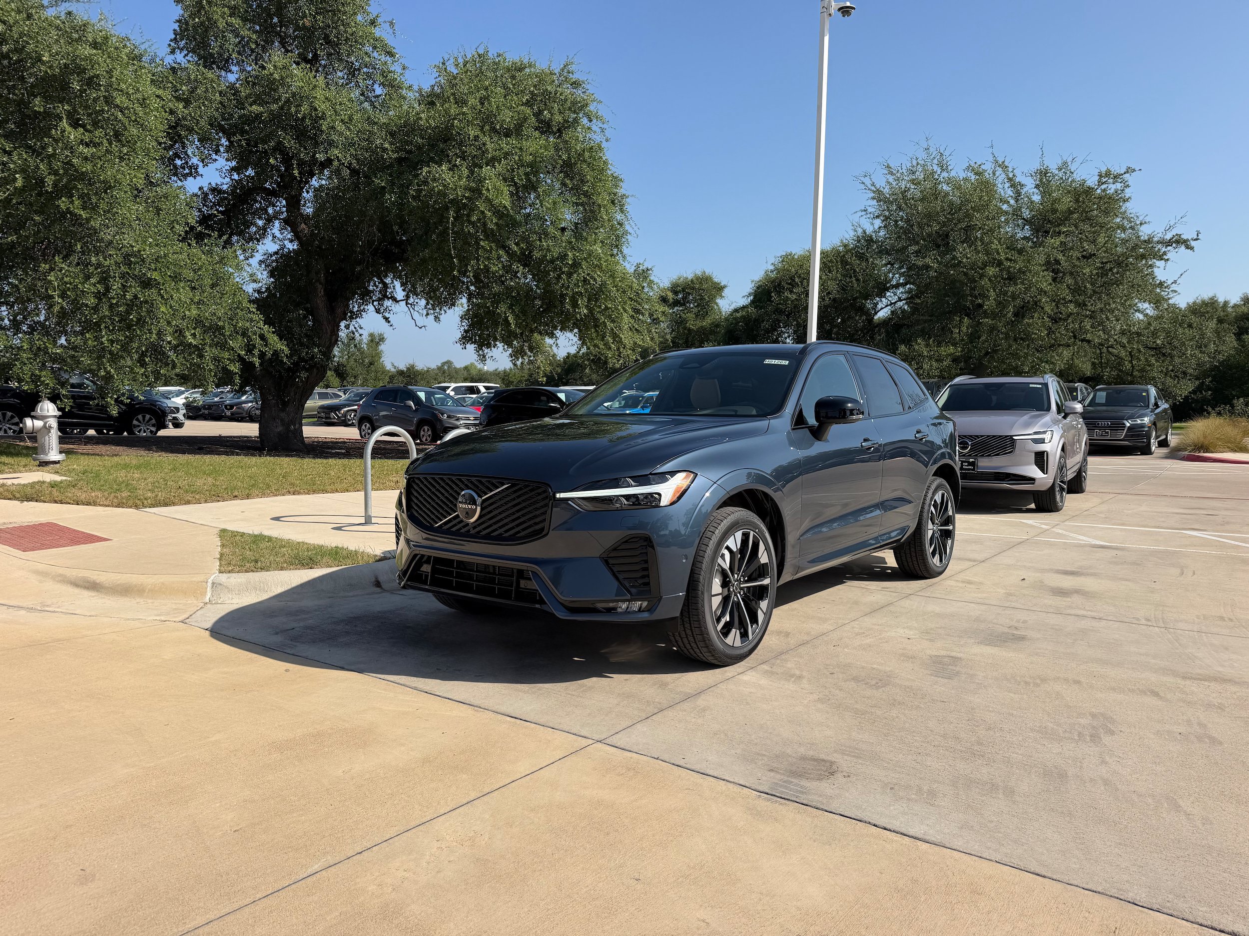 New 2026 Volvo XC60 B5 Plus w/ Protection Package Premier AWD/4WD image 2
