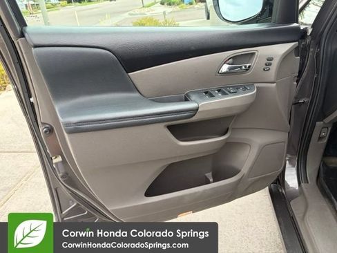 Used 2016 Honda Odyssey Touring Elite image 16