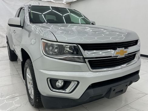 Used 2018 Chevrolet Colorado LT w/ LT Convenience Package AWD/4WD image 3