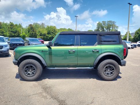 Used 2022 Ford Bronco Big Bend w/ Sasquatch Package AWD/4WD image 2
