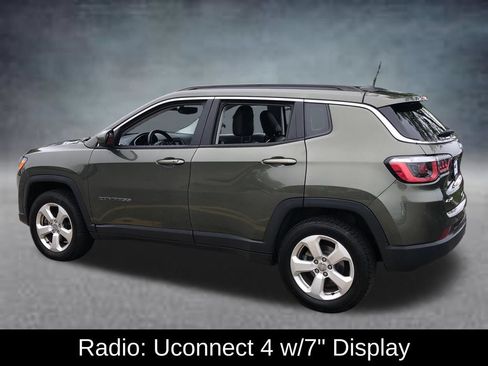 Used 2018 Jeep Compass Latitude w/ Popular Equipment Group AWD/4WD image 8