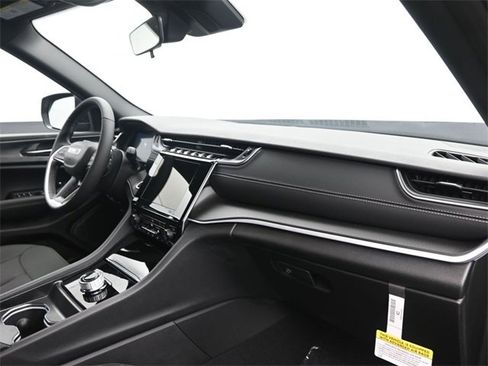 New 2025 Jeep Grand Cherokee L Laredo w/ Luxury Tech Group I image 22