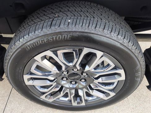 Used 2025 GMC Sierra 1500 Denali Ultimate image 28