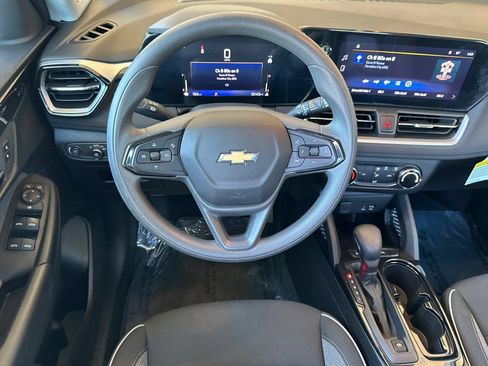 Certified 2025 Chevrolet TrailBlazer LS FWD image 14