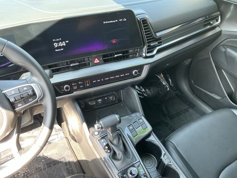 Used 2025 Kia Sportage EX w/ Premium Package AWD/4WD image 13