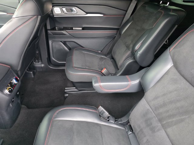 Used 2025 Ford Explorer ST AWD/4WD image 9
