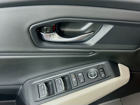 Certified 2025 Honda Accord SE image 17