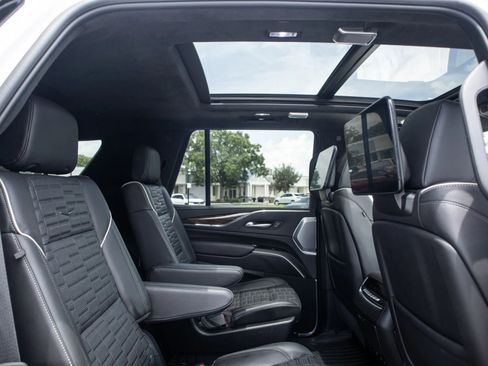 Used 2023 Cadillac Escalade Sport Platinum RWD image 25