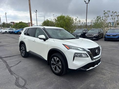 Used 2023 Nissan Rogue SV AWD/4WD image 3
